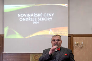 Předseda Klubu sportovních novinářů Michal Dusík zahajuje slavnostní vyhlášení.